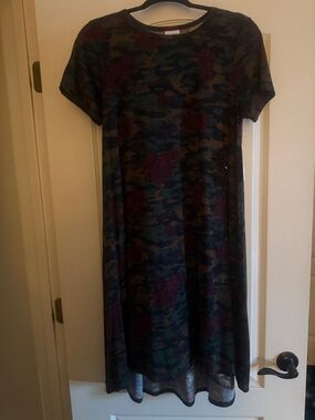 LuLaRoe Camo Print Tee Carly swing Dress with Burgundy Floral Accents
